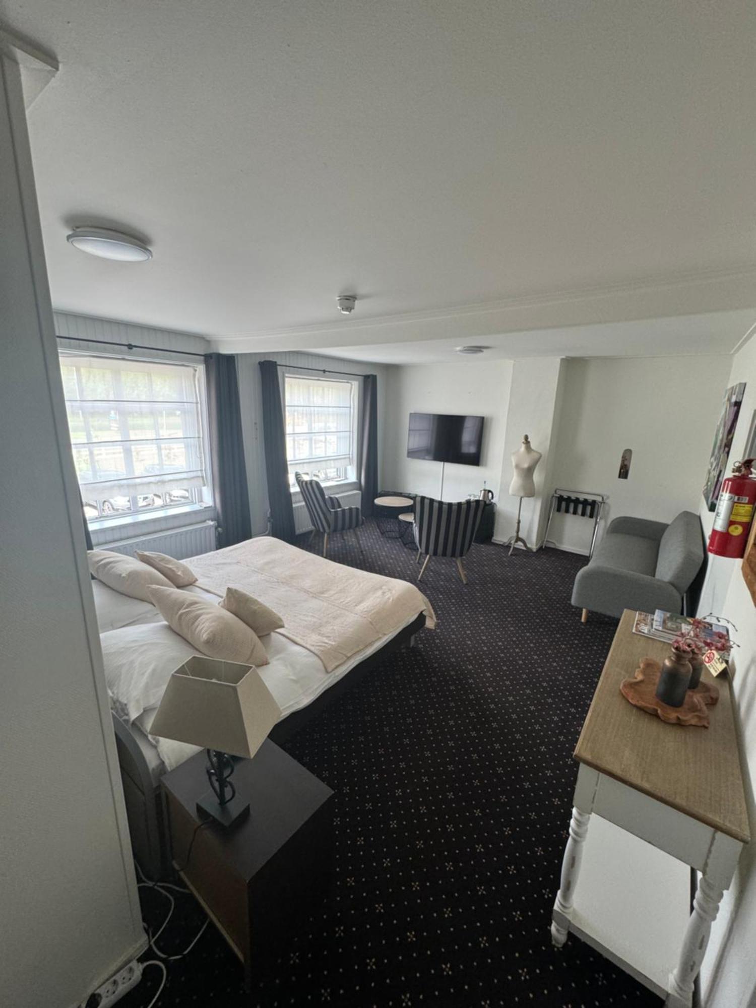 Bed and Breakfast Ouwe Schuure Слёйс Экстерьер фото