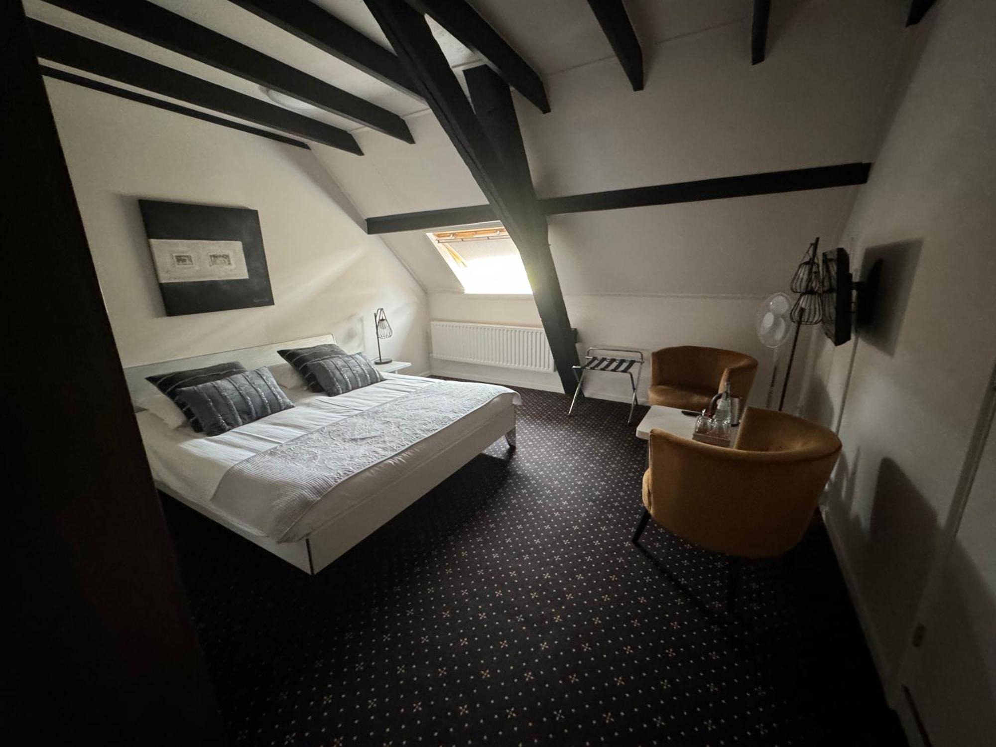 Bed and Breakfast Ouwe Schuure Слёйс Экстерьер фото