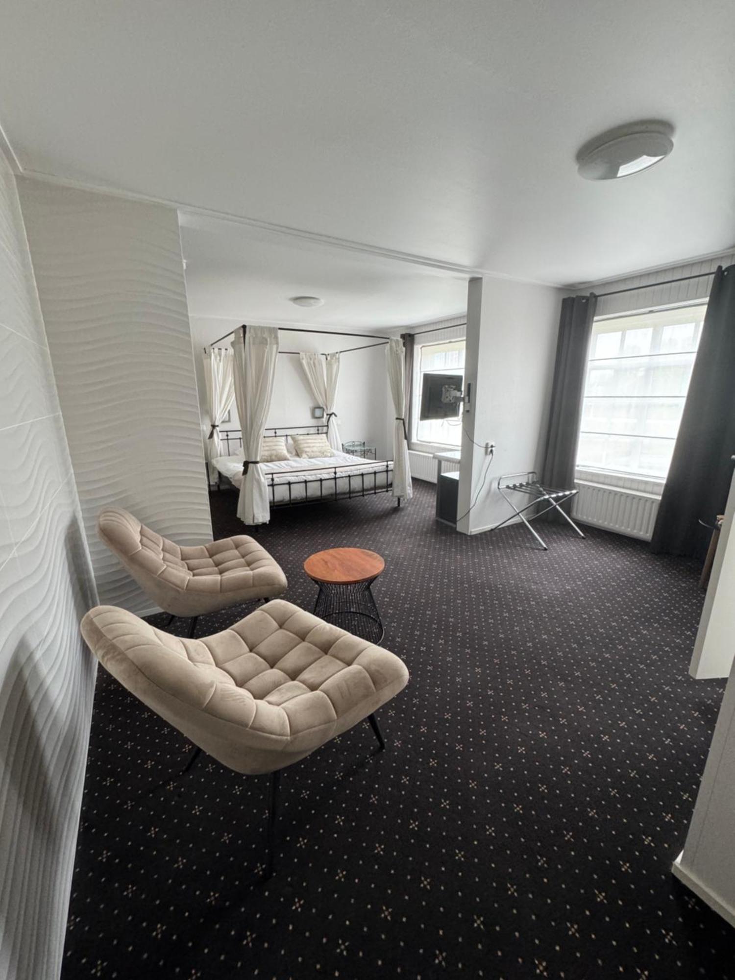 Bed and Breakfast Ouwe Schuure Слёйс Экстерьер фото