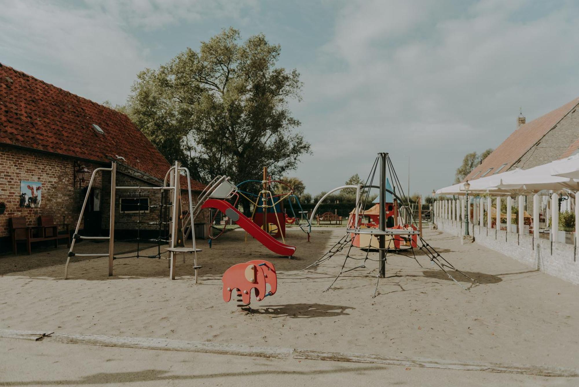Bed and Breakfast Ouwe Schuure Слёйс Экстерьер фото